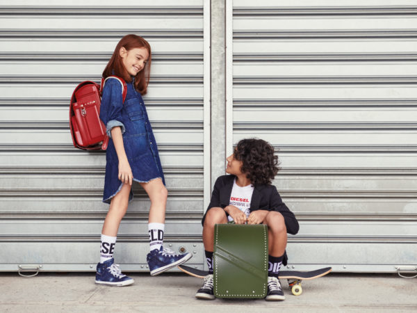 まるでヴィンテージ品のような味わい深さ。DIESELからランドセルコレクションが登場