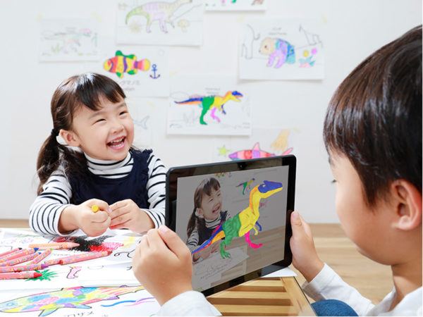 自分の“ぬりえ”が動き出す! アナログ×ARの最新アートが子供の好奇心をくすぐるワケ