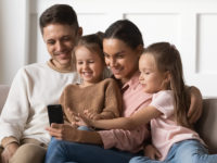 園で過ごすわが子の写真でパパママの活力UP！家族の絆を深めよう！