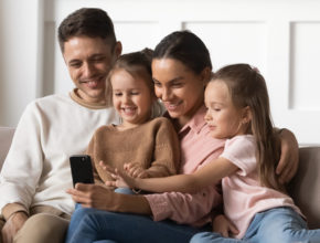 園で過ごすわが子の写真でパパママの活力UP！家族の絆を深めよう！