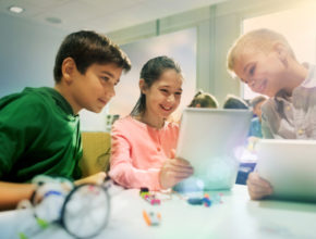 プログラミング教室が1万校を超える？ 「ウィズコロナ」で変わる教室の選び方