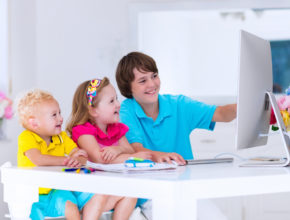 小中学生の自宅学習を支援！ アクティブラーニングを導入した『スクールTV』とは？