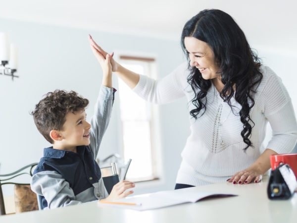 わが子の“自己効力感”を高める教育とは？ 幼稚園や学校選びよりも重要な親のスタンス[前編]