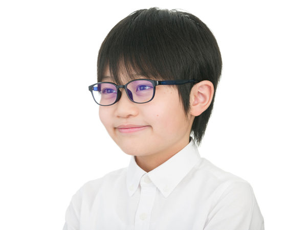 スマホやタブレットから子供の目を守る! ブルーライトカットメガネ『ZoffPC』にキッズサイズが登場