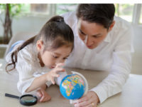 今こそおうちで「旅育」!? 家にいながら旅行気分が味わえる、子供用の旅のしおりが登場