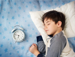 まるで抱きしめられているような感覚!? わが子の安眠を誘う「新感覚ブランケット」