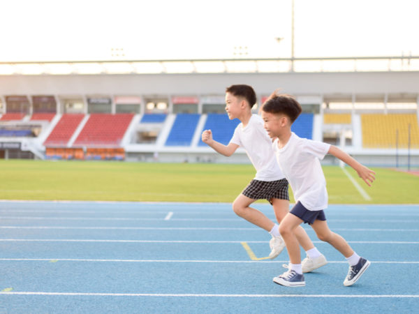 専門家が教える「かけっこ練習法」速く走る5つのコツからおすすめトレーニングまで
