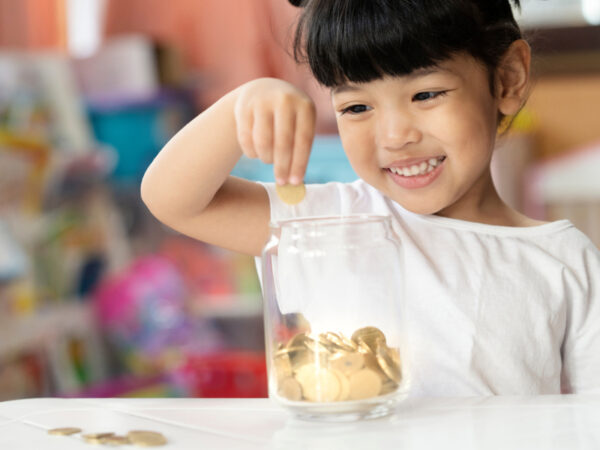 助け合いから育まれる「当事者意識」今こそ親子で話したいボランティア・寄付のこと