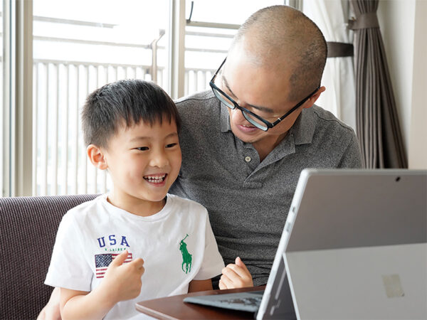 パパと息子の「JALリモート工場見学」レポ! 最新型ジェット機やクイズに大興奮!