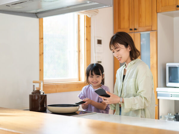 「子供の食事作り」何に気をつけてる? 料理だけじゃない、現役ママたちの苦労や工夫