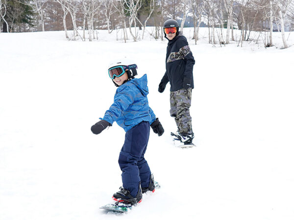 “心理的安全性”が失敗を恐れない心を育む! 親子の信頼関係を築くスノボ遊び体験レポ