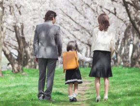 6歳児の成長に重要なことは？ 幼児教育の祖・フレーベルに学ぶ、遊びと家族の役割