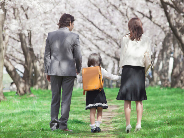 6歳児の成長に重要なことは? 幼児教育の祖・フレーベルに学ぶ、遊びと家族の役割