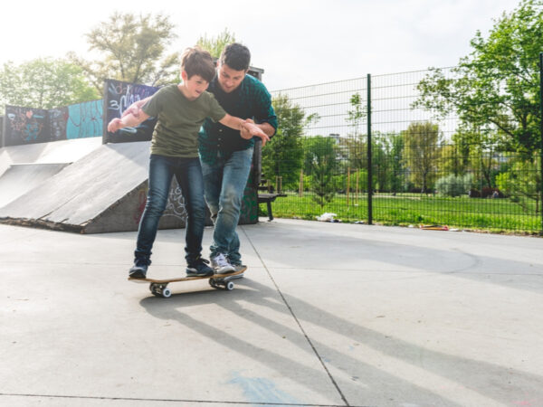 <募集終了>「ムラサキスポーツ」スケボースクール体験撮影、未経験キッズモデル4組を大募集!