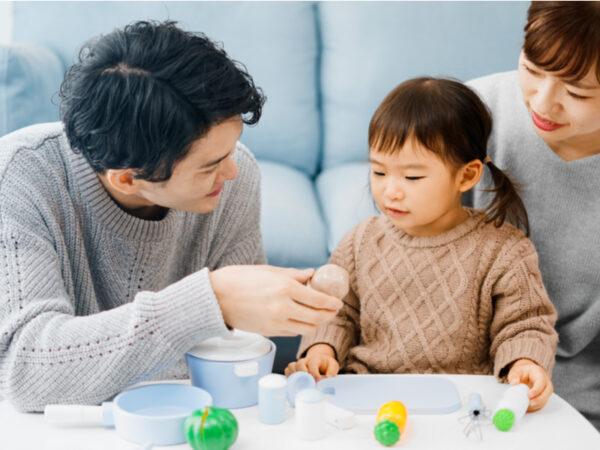 子供の発達段階に合ったオモチャって? 関わり方のコツもわかる専門家監修サイト登場