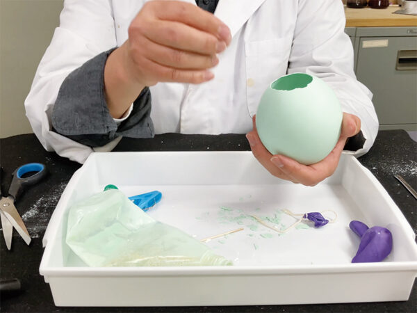 【おうちで簡単】知育にオススメの「科学実験」4選! ワクワク体験で育む知的好奇心