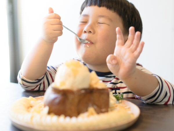 栄養、時間、外出時……ママ500人に聞いた「子供のおやつ」問題に尾木ママが回答!