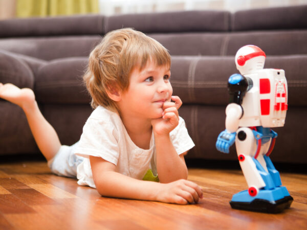 AIに代えられない「発想力」を伸ばすには？ 親子で身につけるデザイン的思考の習慣