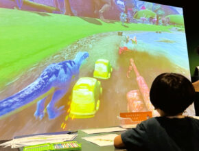 恐竜と遊べるのは今だけ!? 「リトルプラネット」の大人気プログラムが延長開催中！