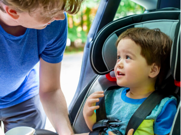 子供の送り迎えは何歳まで? 何に気をつける? 全国のパパママ1000人に実態調査!