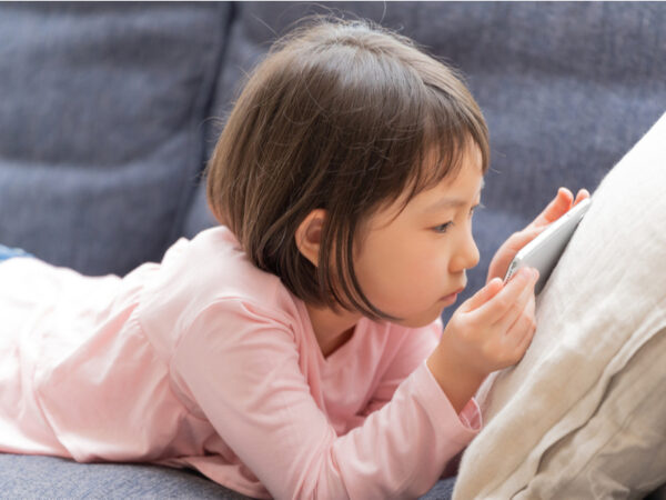 動画やゲームで注意すべき「子供への3つのデメリット」親ができる回避策とは?