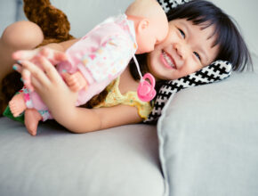 幼児期の性教育は5歳までに始めるべき!? 保護者＆保育者に聞いた実態と必要性とは