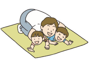 「人間登り」や「たまごゲーム」って？ 子どもの身体づくりに効果的な親子遊び6選