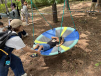 親子必見！ おもいっきり⾃然体験施設「KOMOROBI アスレチック＆キャンプ」って？