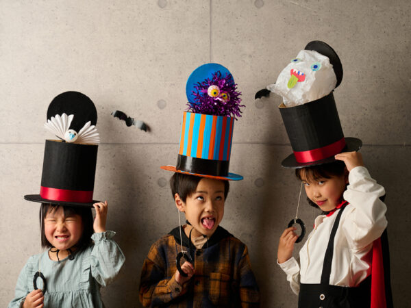 子どものハロウィン仮装におすすめ！ 身近な素材とカッターで作れる工作レシピって？