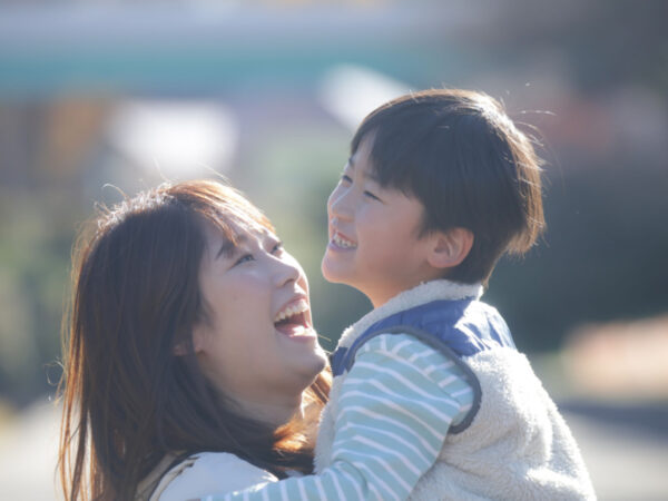 【親子のウェルビーイング教育】子どもの幸福度を高める4つの「幸せ習慣」とは