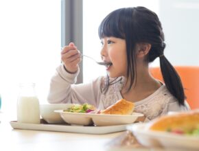 “すべての子ども”に“毎日”温かいご飯を！ 次世代こども食堂「こどもごちめし」とは