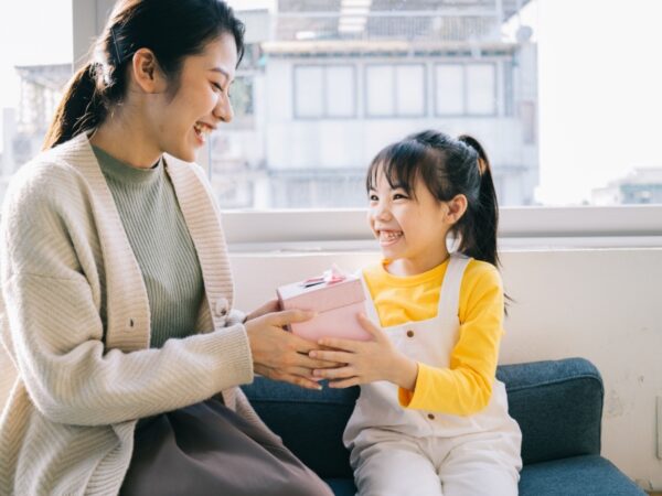 もしかして子どもに与えすぎかも!? 親から子へ渡すべき「たった2つのもの」
