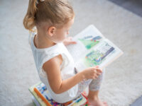 アート教育の第一歩は「絵本」から。専門家が教える、子どもがうっとりする絵本の選び方