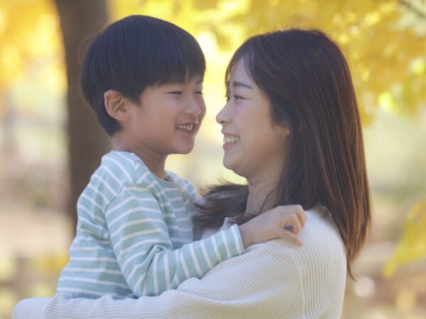 オックスフォード大学博士が教える、自己肯定感を高める「無条件子育て」のメリット&方法