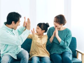 【子どもを伸ばす適切なほめ方】オックスフォード大学博士が教える、ほめ方の違いと影響