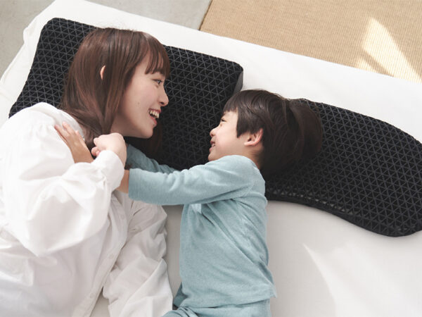 子どもの眠りの質を考え抜いた新素材採用! 『子ヒツジのいらない枕』が2名様に当たる