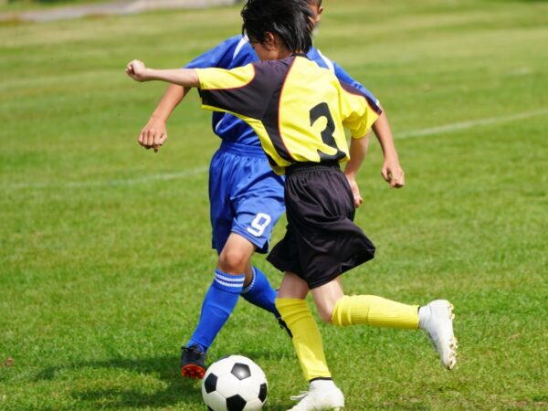 スポーツをする子どものために知っておきたい、「親の関わり方」の鉄則とは｜専門家監修